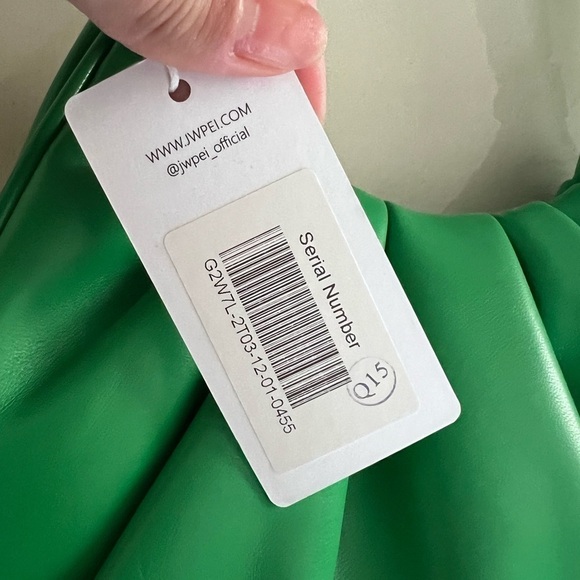 NWT JW PEI Gabbi Ruched Vegan Shoulder Bag in Grass Green - Picture 9 of 12